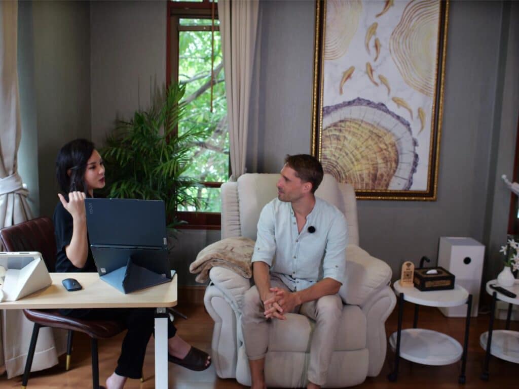 Tim Kroeger consulting with Dr. Petch at Healthi Life Bangkok longevity program — Session 1